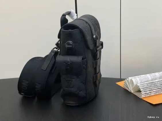 VUITTON Christopher LOUIS Nano 0706